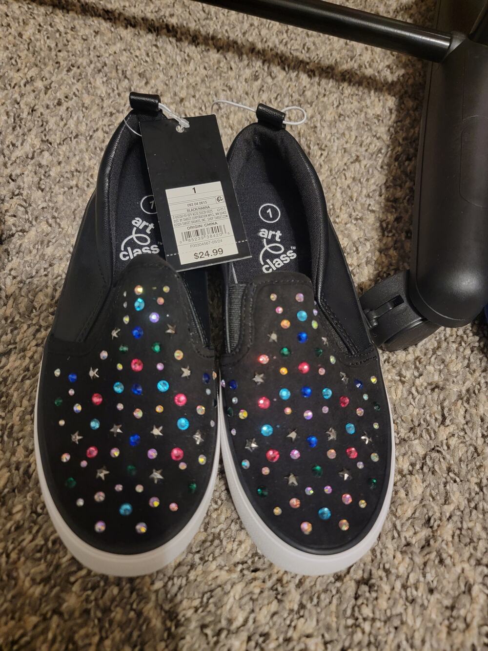 Art Class "Hanna" Black Sparkle Sneaker Size 4 Retails $24.99